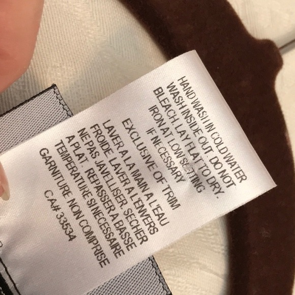 Tunic Style V-Neck Top with 3/4 sleeve.  Fun detail. - Picture 10 of 10